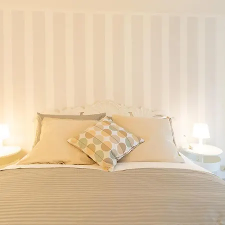 아파트 ***** Romantic - Center *